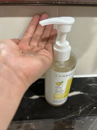 랑벨 내츄럴 딥 포어 클렌저 210ml (저자극 약산성 천연 클렌징 젤) — 5점을 준 리뷰어가 2022년 10월 올린 사용 사진