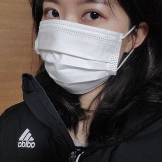 위케어 원데이 덴탈마스크 50매 화이트 대형 국내생산 — 5점을 준 리뷰어가 2021년 2월 올린 사용 사진