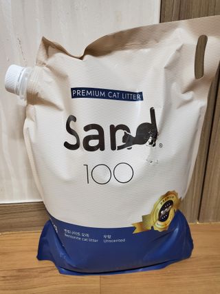 [샌드백] 프리미엄 벤토나이트 고양이모래 — 5점을 준 리뷰어가 2021년 1월 올린 사용 사진