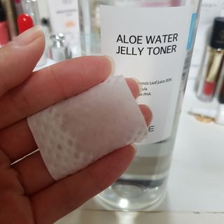 김정문알로에 큐어 큐어 알로에 워터 젤리 토너 500ml — 5점을 준 리뷰어가 2021년 4월 올린 사용 사진