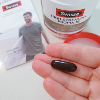 Swisse 스위스 고함량 프로폴리스 2,000mg 210정 — 4점을 준 리뷰어가 2021년 4월 올린 사용 사진