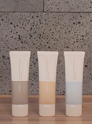 [후르디아] 끈적임 없는 착한성분 비건  핸드크림 3종 — 5점을 준 리뷰어가 2021년 12월 올린 사용 사진