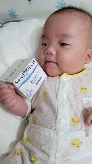 산수시 아쿠아 베네핏 24h 수부지 물광 속건조 수분크림 50ml — 4.5점을 준 리뷰어가 2021년 7월 올린 사용 사진