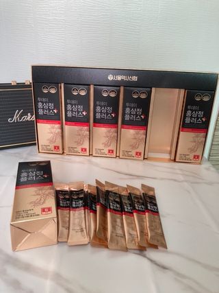 서울약사신협_투데이홍삼정플러스스틱_10g x 60포 — 5점을 준 리뷰어가 2021년 6월 올린 사용 사진