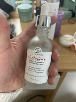 오투에니원 갈락토미세스 리바이탈라이징 프리미엄 화이트닝 에센스 50ml — 5점을 준 리뷰어가 2022년 12월 올린 사용 사진