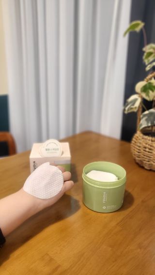 [후르디아] 약산성  모공 필링 패드(70매) — 5점을 준 리뷰어가 2024년 2월 올린 사용 사진