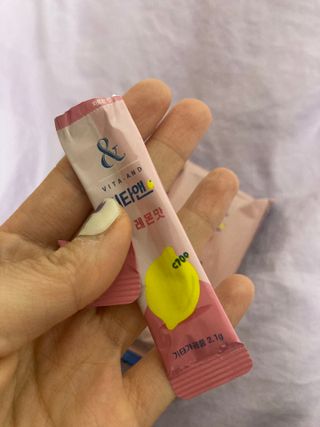 비타앤C 레몬맛, 망고맛 — 5점을 준 리뷰어가 2021년 4월 올린 사용 사진