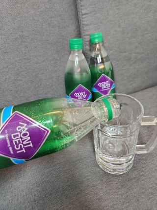 몽베스트 Montbest with Sparkling water Plain 20병 — 5점을 준 리뷰어가 2022년 11월 올린 사용 사진