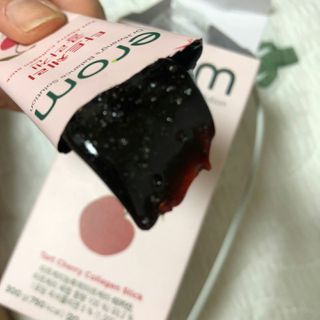 이롬 erom 타트체리 콜라겐 — 5점을 준 리뷰어가 2021년 3월 올린 사용 사진