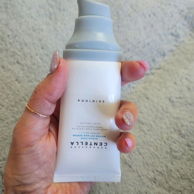 [스킨1004] 마다가스카르 센텔라 히알루-시카 워터핏 선세럼 50ml 리뷰 사진