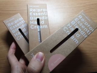 [후르디아] 끈적임 없는 착한성분 비건  핸드크림 3종 — 5점을 준 리뷰어가 2021년 10월 올린 사용 사진