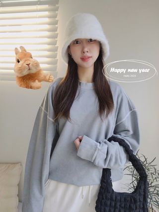 MAPLESYRUPFACTORY 메이플 피그먼트 맨투맨 8.COL — 5점을 준 리뷰어가 2022년 12월 올린 사용 사진