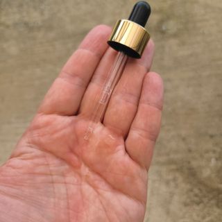 스킨큐어 산다화 비타민c 화이트닝 에센스 30ml — 5점을 준 리뷰어가 2023년 7월 올린 사용 사진