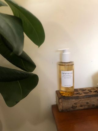 스킨1004 [SKIN1004] 마다가스카르 센텔라 라이트 클렌징 오일 200ml — 5점을 준 리뷰어가 2024년 8월 올린 사용 사진