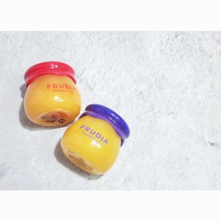[후르디아] 올리브영 꿀과즙 립밤 2종 (블루베리/석류) — 2점을 준 리뷰어가 2022년 12월 올린 사용 사진