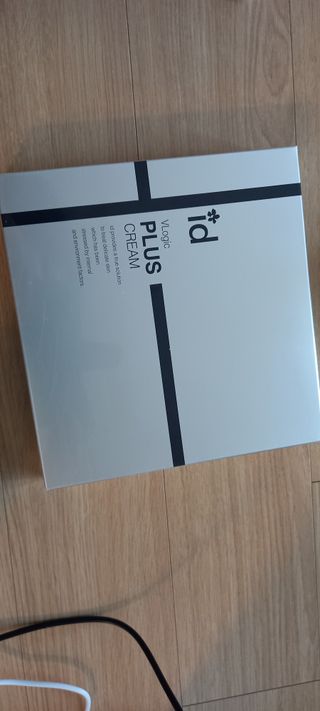 아이디플라코스메틱 아이디 브이로직 플러스 크림 15ml X 4EA — 5점을 준 리뷰어가 2022년 5월 올린 사용 사진