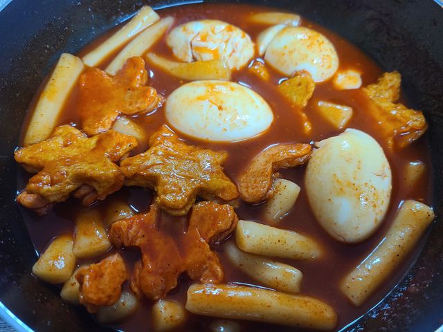 빨간키트 떡볶이 밀키트 2~3인분 매운맛 국물 떡볶이 만들기 쉬운 황금 레시피 분말 소스로 간편한 요리 리뷰 사진