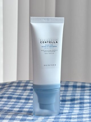 [스킨1004] 마다가스카르 센텔라 히알루-시카 워터핏 선세럼 50ml — 5점을 준 리뷰어가 2024년 5월 올린 사용 사진