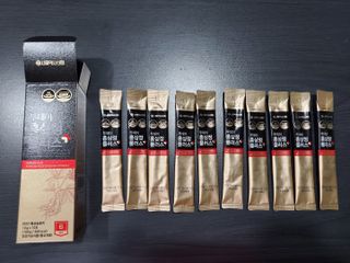 서울약사신협_투데이홍삼정플러스스틱_10g x 60포 — 5점을 준 리뷰어가 2021년 7월 올린 사용 사진
