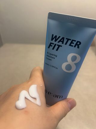 나우 [리브엠]피부 속부터 겹겹이, 촘촘하게! 워터핏8중 수분착붙 크림 — 5점을 준 리뷰어가 2025년 5월 올린 사용 사진