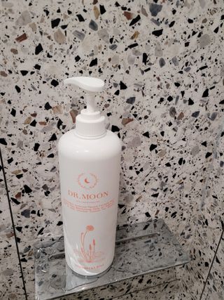 프리[닥터문] 유산균 락토케어 질경초 여성청결제 1000ml (젤타입) — 5점을 준 리뷰어가 2022년 5월 올린 사용 사진