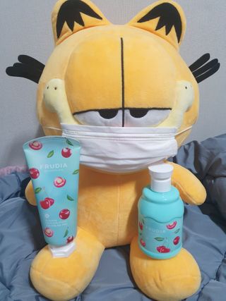 [후르디아] 과즙 뿜뿜_체리 바디워시+바디에센스 세트 — 5점을 준 리뷰어가 2021년 1월 올린 사용 사진