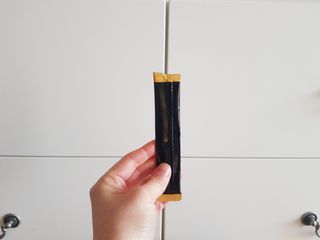 짜먹는 이지견과 짜먹는 이지아몬드, 짜먹는 이지허니피넛, 짜먹는 이지캐슈넛 각 10g X  10포 — 2.5점을 준 리뷰어가 2021년 2월 올린 사용 사진