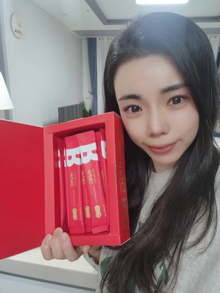 디오르 버닝레드 — 4.5점을 준 리뷰어가 2022년 3월 올린 사용 사진