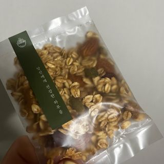 [그래한끼] 무설탕/저당 시리얼타입 수제그래놀라 (40gX10개) — 5점을 준 리뷰어가 2022년 7월 올린 사용 사진