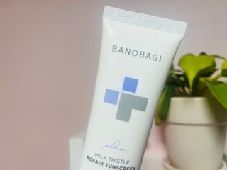바노바기 코스메틱 바노바기 밀크씨슬 리페어 시카 선스크린 플러스 50ml — 5점을 준 리뷰어가 2023년 3월 올린 사용 사진