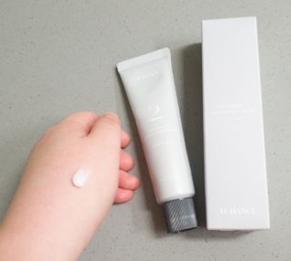 르핸스 퍼포밍 2 핸드&네일 비반트포렛/베티버포그 — 5점을 준 리뷰어가 2022년 12월 올린 사용 사진