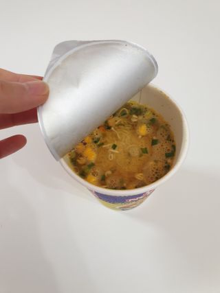 NISSIN 닛신 컵누들  4종 - 씨푸드오리지날, 씨푸드 스파이시, 씨푸드 커리, 씨푸드 XO소스 — 5점을 준 리뷰어가 2023년 1월 올린 사용 사진