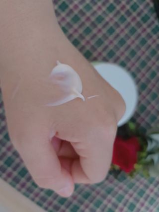 카오리온코스메틱스 사카로미세스와 시카의 만남        릴리피 릴렉싱 크림 진정한 탄력을 경험해보세요 — 4점을 준 리뷰어가 2021년 6월 올린 사용 사진