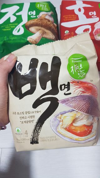 [풀무원] 자연은맛있다 정면, 백면, 홍면  세트 — 5점을 준 리뷰어가 2021년 4월 올린 사용 사진