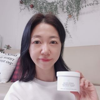 오투에니원 화이트 스완 갈락토미세스 비타민 C 필링 패드 60매 — 4.5점을 준 리뷰어가 2022년 12월 올린 사용 사진