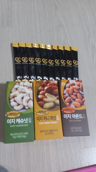 짜먹는 이지견과 짜먹는 이지아몬드, 짜먹는 이지허니피넛, 짜먹는 이지캐슈넛 각 10g X  10포 — 5점을 준 리뷰어가 2021년 1월 올린 사용 사진