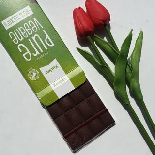 당류2g 자일리톨로 단맛을낸 슈카 퓨어비건 무설탕초콜릿 Xucker vegan 2개입 — 4점을 준 리뷰어가 2021년 4월 올린 사용 사진