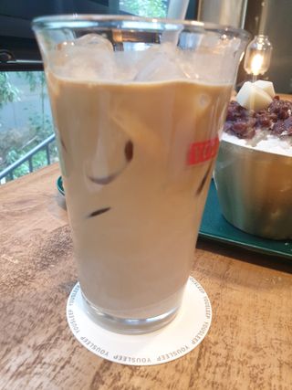 [유슬립 평촌점] 음료2 + 디저트1 or 팥빙수1 중 택1 — 4점을 준 리뷰어가 2021년 8월 올린 사용 사진