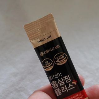 서울약사신협_투데이홍삼정플러스스틱_10g x 30포 — 5점을 준 리뷰어가 2021년 5월 올린 사용 사진