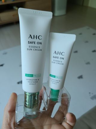 [AHC] 세이프온 에센스 선크림 올리브영 스페셜 증정 기획세트 — 5점을 준 리뷰어가 2022년 6월 올린 사용 사진