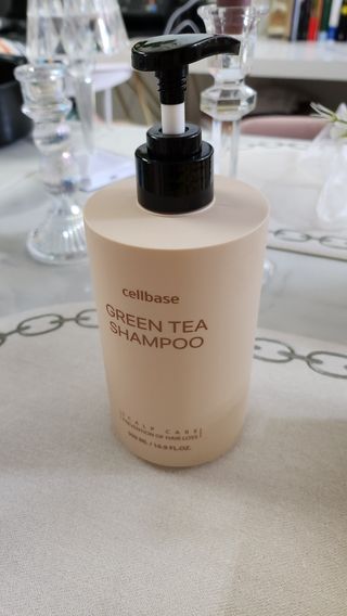 프리마인 더이상 뻣뻣하고 효과없는 탈모샴푸는 NO. 근본부터 케어하는 셀베이스 그린티샴푸(500ml) — 5점을 준 리뷰어가 2023년 4월 올린 사용 사진