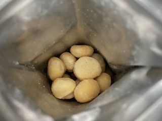 도이퉁 마카다미아 넛 90g  로얄 마카넛 오리지널 쏠트 허니 — 5점을 준 리뷰어가 2021년 3월 올린 사용 사진