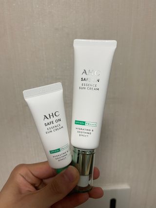 [AHC] 세이프온 에센스 선크림 올리브영 스페셜 증정 기획세트 — 4.5점을 준 리뷰어가 2022년 6월 올린 사용 사진