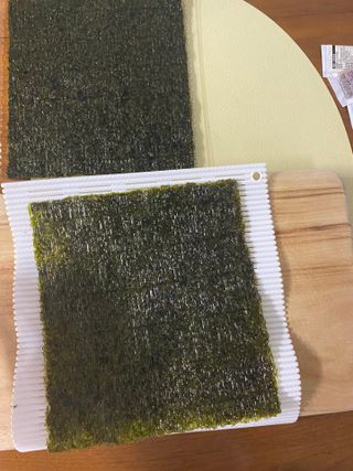 해풀잎 누구나 김밥*1ea [(혼합야채 35g *1ea,  김밥김 (5g, 5ea),  양념간장 (6g, 5ea), 참기름(5g, 2ea)] — 4점을 준 리뷰어가 2022년 7월 올린 사용 사진