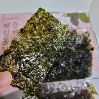 [해림맛김] 들기름에 구운 바삭바삭 김 4종 세트 + 1종 랜덤발송 총5개입 — 5점을 준 리뷰어가 2021년 2월 올린 사용 사진