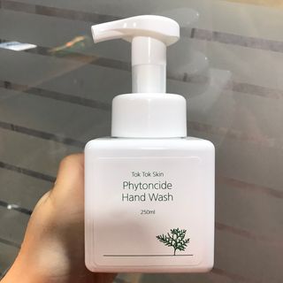 [ 톡톡스킨 ] 피톤치드 핸드워시 — 4.5점을 준 리뷰어가 2021년 7월 올린 사용 사진