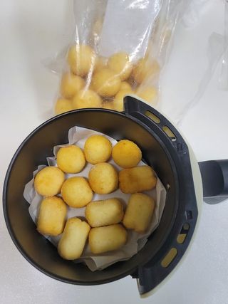 Dog&Ball 독앤볼 [Dog&Ball] 미니찹쌀볼도그 찹쌀치즈볼 — 5점을 준 리뷰어가 2021년 10월 올린 사용 사진