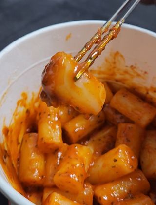 프리 [요리궁리] 타입 B (매콤,치즈,매콤까르보) 꽃떡볶이 6개입 세트 — 5점을 준 리뷰어가 2024년 12월 올린 사용 사진