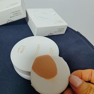 위뜨 글로시 레이어 쿠션 — 4점을 준 리뷰어가 2022년 6월 올린 사용 사진