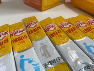 광동생활건강 [제니에디션] 비타500데일리스틱 gift set 60포+제니굿즈 3종+쇼핑백 — 5점을 준 리뷰어가 2021년 11월 올린 사용 사진